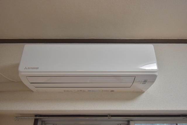 室内エアコン1基付。