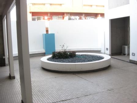 2階部分に広場有。