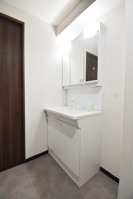 洗面化粧台リニューアル。新調しています。