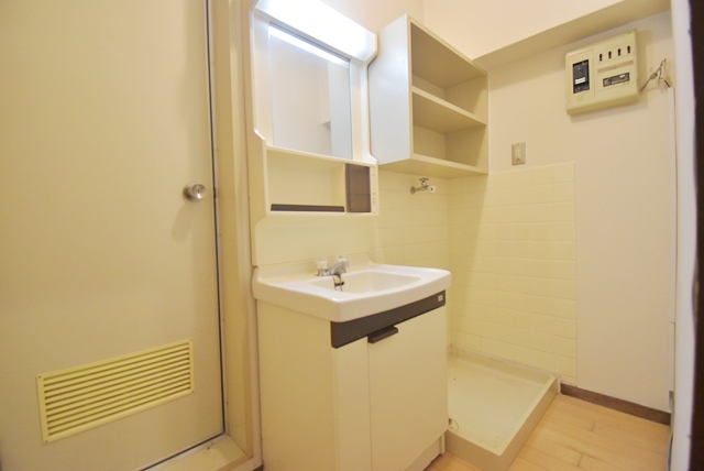 洗面脱衣所部分。現況有姿渡しです。